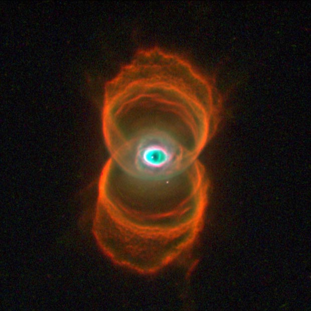 Hubble Finds An Hourglass Nebula