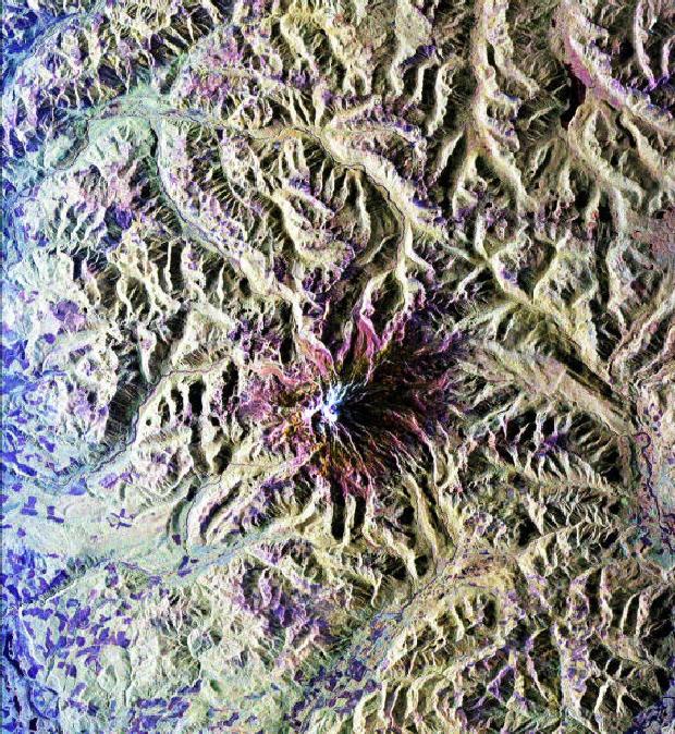 Space Radar Image of Mt. Rainer,Washington