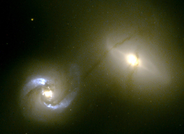 Intergalactic Pipeline Funnels MatterBetween Colliding Galaxies