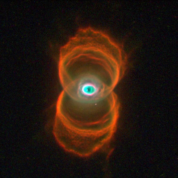 Hubble Finds An Hourglass Nebula